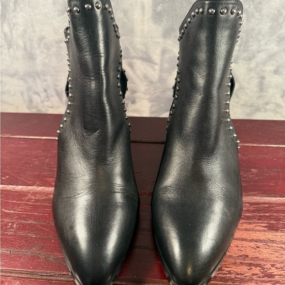 Steve Madden Black Leather Studded Heeled Booties Size 10 - Picture 2 of 8